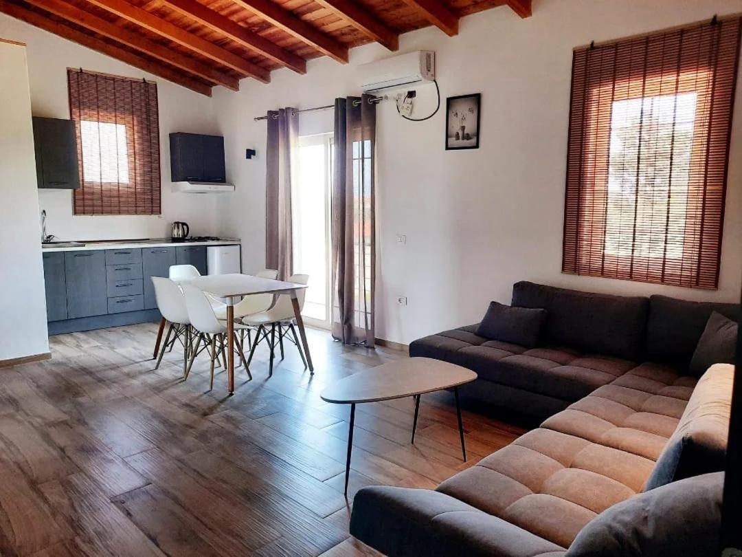 Apartments Alavana Velipojë エクステリア 写真